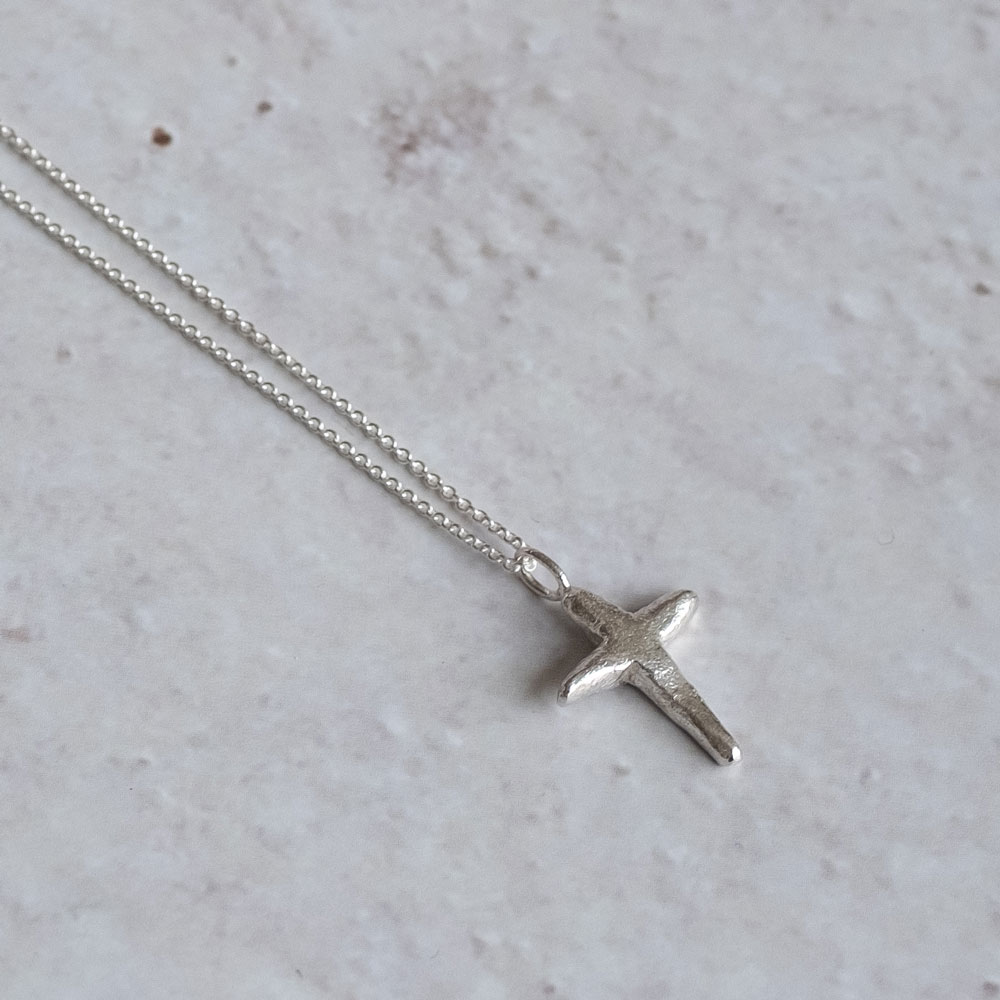 Cross Necklace Silver 2. sort.