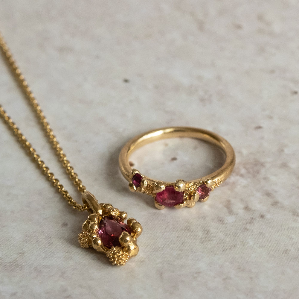 Twinkle Ring Ruby 14kt Gold